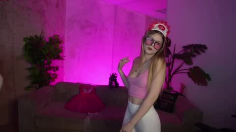 Snapshot of kira0541 chatting on May 2026 06:45:02 PM Sweet girls online show from May 2026 06:45:02 PM