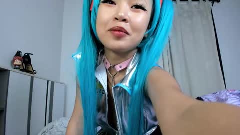 Kira online show from February 2025 10:55:01 AM