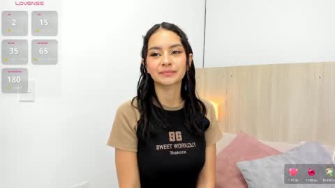 Snapshot of kira_dubois chatting on May 2026 11:40:02 AM Kira online show from May 2026 11:40:02 AM