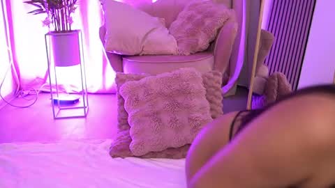 kira krush online show from May 2026 04:54:01 AM