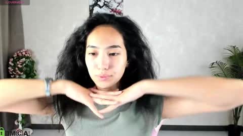 Snapshot of kira_lilian chatting on September 2025 03:51:01 AM Aura online show from September 2025 03:51:01 AM