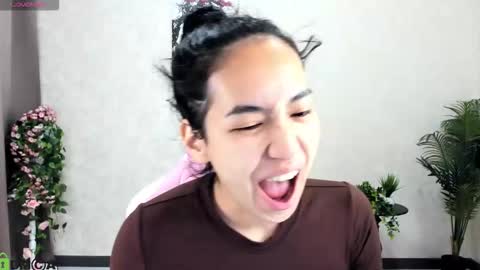 Snapshot of kira_lilian chatting on October 2025 02:08:02 AM Aura online show from October 2025 02:08:02 AM