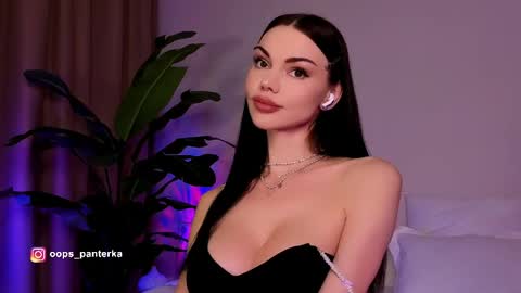 Kira and friends online show from May 2026 07:31:01 PM