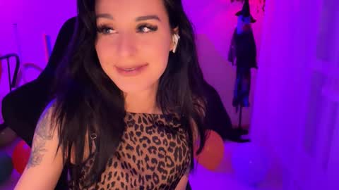 Snapshot of kira_sapphire chatting on October 2025 03:07:01 AM Kira online show from October 2025 03:07:01 AM