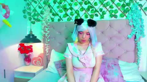 Kira online show from May 2026 08:05:01 PM