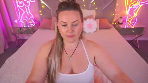 Snapshot of kiracandys chatting on May 2026 08:27:02 PM Kira online show from May 2026 08:27:02 PM