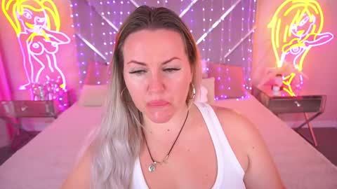 Snapshot of kiracandys chatting on May 2026 08:03:01 PM Kira online show from May 2026 08:03:01 PM