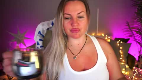 Snapshot of kiracandys chatting on June 2026 08:26:01 PM Kira online show from June 2026 08:26:01 PM