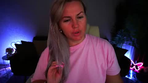 Snapshot of kiracandys chatting on June 2026 08:13:02 PM Kira online show from June 2026 08:13:02 PM