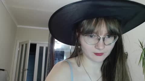 Snapshot of kiragoldens chatting on October 2025 06:37:02 AM KiraGoldens online show from October 2025 06:37:02 AM