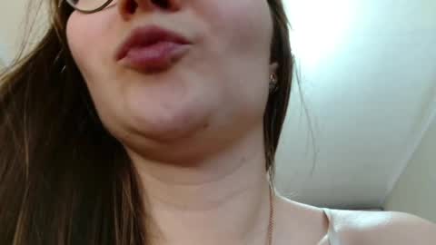 KiraGoldens online show from April 2026 07:24:02 AM