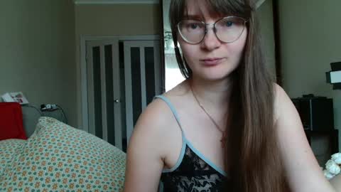 KiraGoldens online show from May 2026 06:53:02 AM