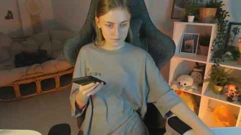 Kira online show from March 2025 02:10:02 PM