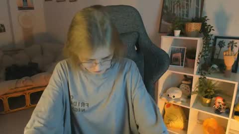 Kira online show from March 2025 08:50:02 PM