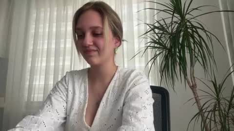  Luna  online show from July 2026 10:39:01 AM
