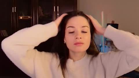 kiravair online show from November 2025 06:12:02 AM