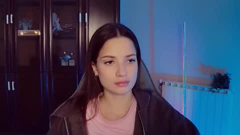 kiravair online show from November 2025 01:22:02 PM