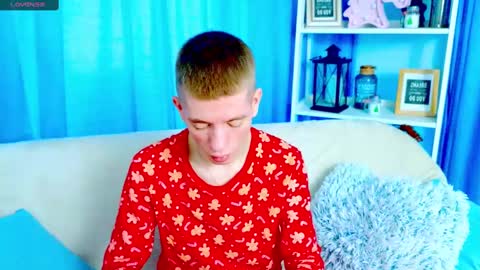 Snapshot of kireev_ chatting on December 2024 07:00:01 AM online show from December 2024 07:00:01 AM