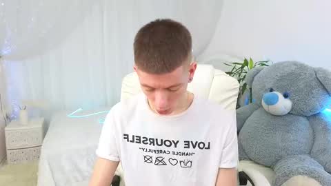 Snapshot of kireev_ chatting on March 2025 10:07:02 AM online show from March 2025 10:07:02 AM