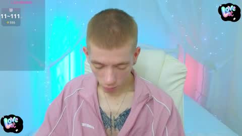 Snapshot of kireev_ chatting on October 2025 06:02:01 PM online show from October 2025 06:02:01 PM