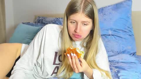 Kira online show from January 2026 07:49:02 PM