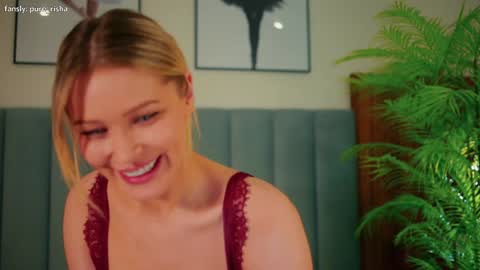 Risha online show from December 2024 09:01:01 PM