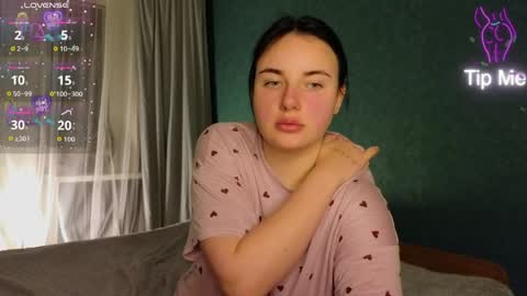 Kira online show from April 2026 06:52:01 PM