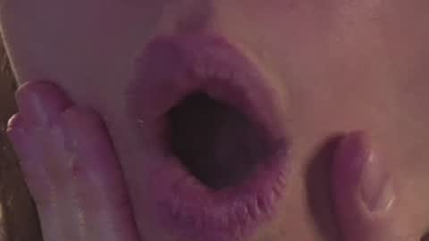 Snapshot of kiska_iriska chatting on January 2025 10:48:01 PM Wet Girl online show from January 2025 10:48:01 PM