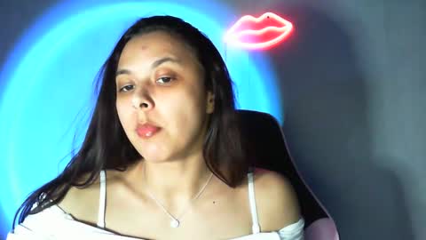 kiss_ameliaa online show from February 2025 06:43:01 PM