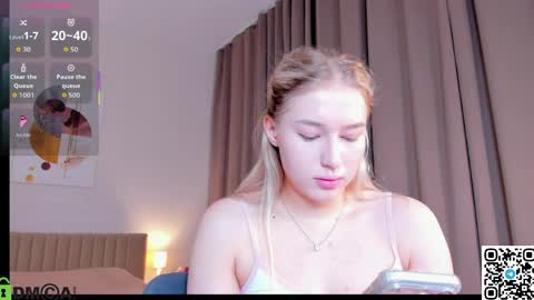 Snapshot of kiss_kr1ss chatting on April 2026 02:55:01 AM Chloe online show from April 2026 02:55:01 AM