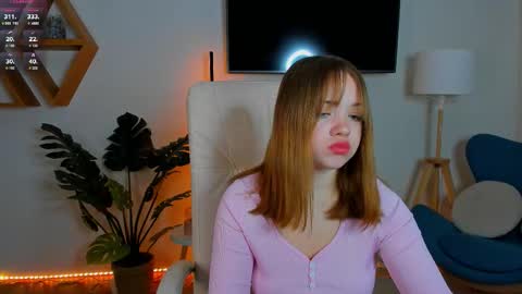 Snapshot of kiss_moon chatting on February 2026 06:57:02 PM Kiss Moon online show from February 2026 06:57:02 PM