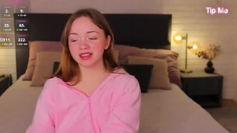 Snapshot of kiss_moon chatting on February 2026 07:18:01 PM Kiss Moon online show from February 2026 07:18:01 PM