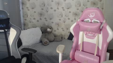 Snapshot of kiss_tori_ chatting on August 2026 03:27:02 PM Tori online show from August 2026 03:27:02 PM