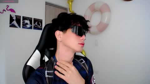 kiss_whitee online show from September 2025 03:11:02 PM