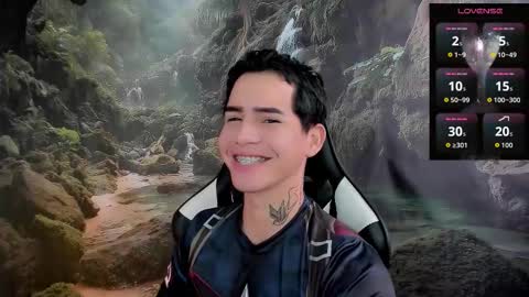 kiss_whitee online show from February 2026 02:04:02 PM