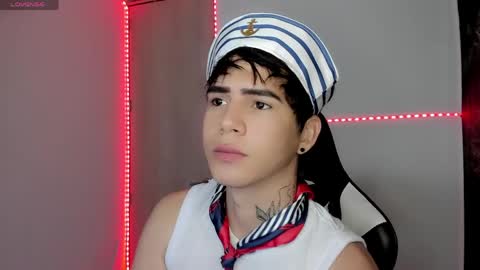 kiss_whitee online show from March 2026 06:25:01 AM