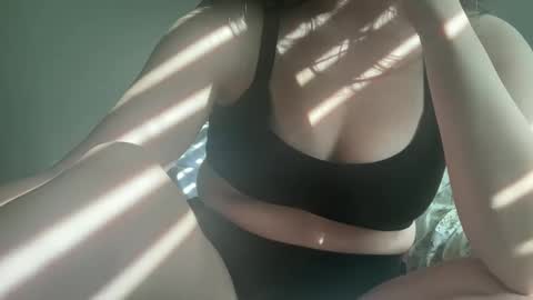 kissbriella online show from November 2025 08:31:01 PM