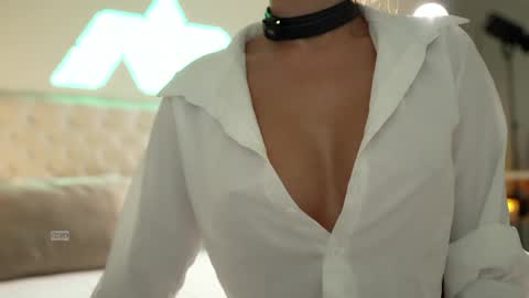 kissing33 online show from May 2026 08:49:02 PM