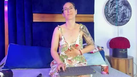 Kissing Company online show from May 2026 03:35:02 AM
