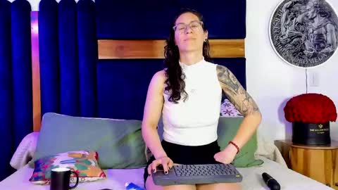 Kissing Company online show from May 2026 01:56:02 AM