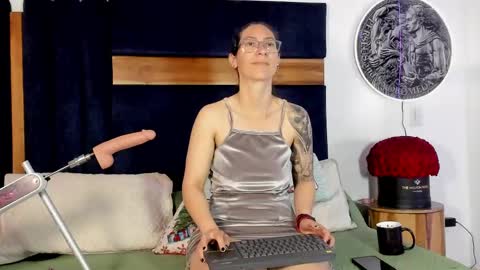 Kissing Company online show from June 2026 04:35:02 AM