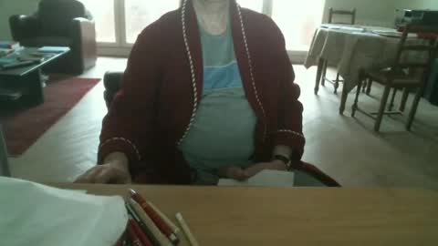 Snapshot of kisslog1 chatting on December 2024 08:37:02 AM kisslog1 online show from December 2024 08:37:02 AM