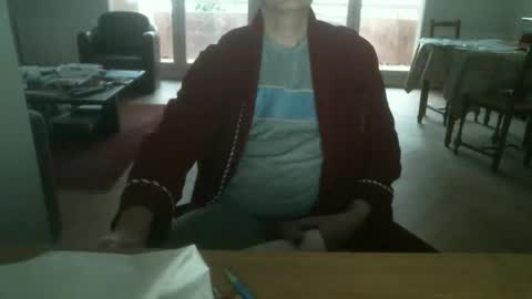 Snapshot of kisslog1 chatting on December 2025 03:05:01 PM kisslog1 online show from December 2025 03:05:01 PM