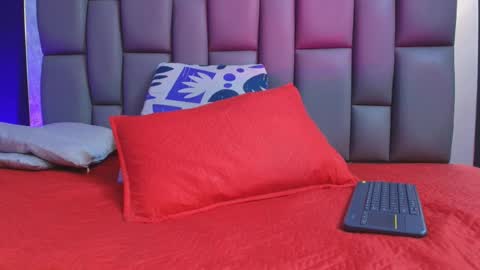 BELLA FLAME online show from September 2025 07:02:02 PM