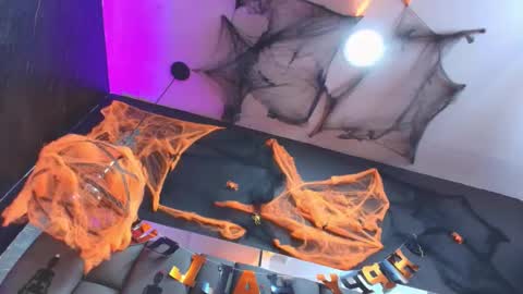 BELLA FLAME online show from October 2025 07:16:01 PM