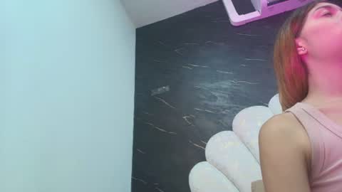 BELLA FLAME online show from June 2026 07:12:02 PM