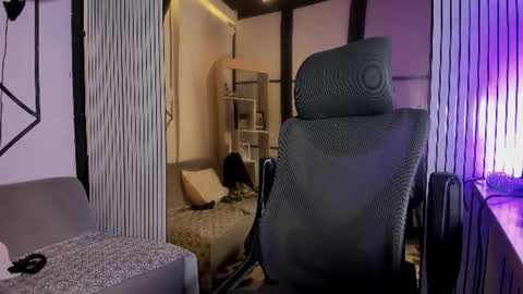 kitanna_1 online show from June 2026 10:41:01 PM