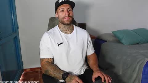 Snapshot of kite__ chatting on January 2025 03:18:01 PM kite__ online show from January 2025 03:18:01 PM