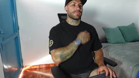 Snapshot of kite__ chatting on January 2025 09:50:01 PM kite__ online show from January 2025 09:50:01 PM