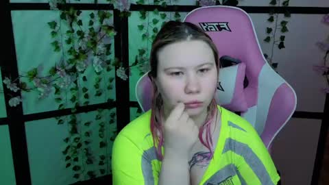kitsune_little online show from May 2026 10:40:02 PM